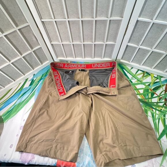 Under Armour Shorts Size 36 - Picture 9 of 11